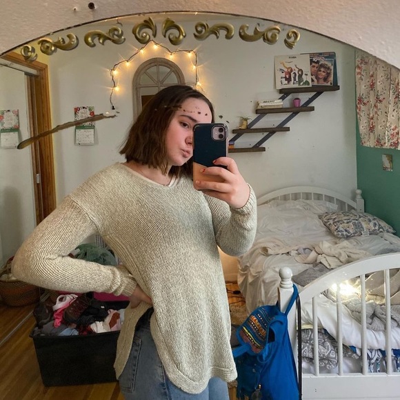 Harper Heritage Knit Longsleeve Sweater! - Picture 3 of 5